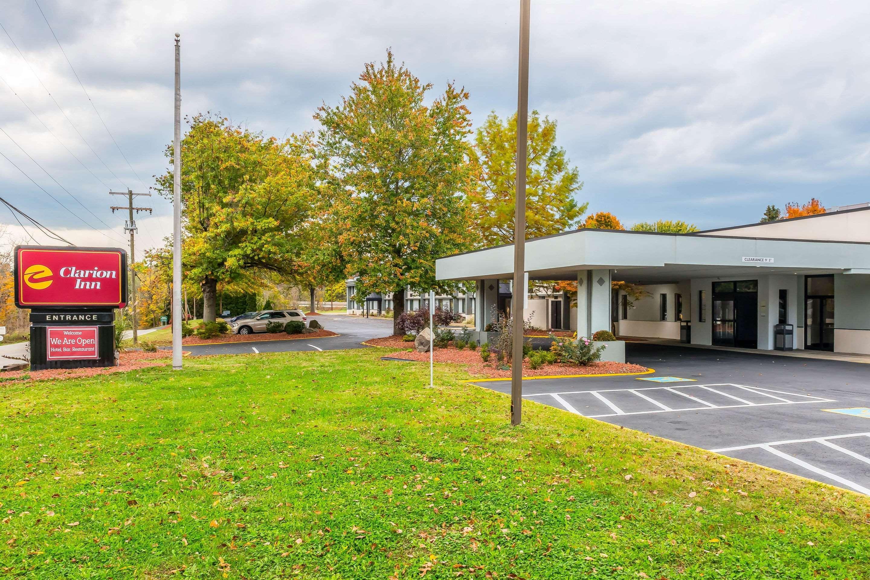 Clarion Inn Belle Vernon Buitenkant foto