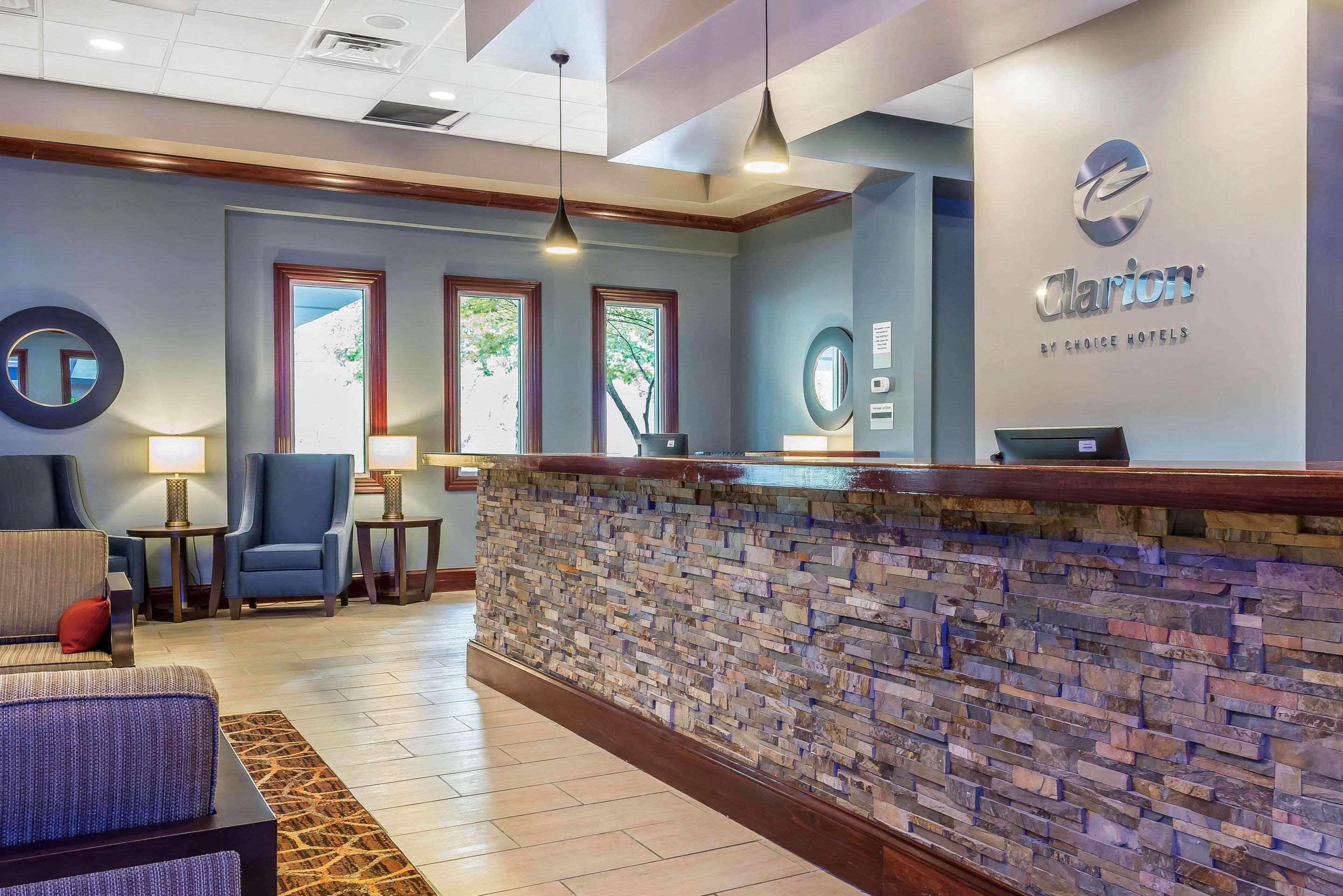 Clarion Inn Belle Vernon Buitenkant foto